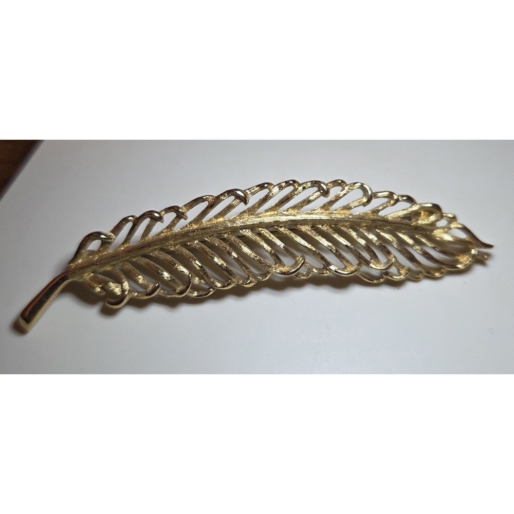 Vintage 1980s Monet Feather / Leaf Brooch Signed - Gold Tone